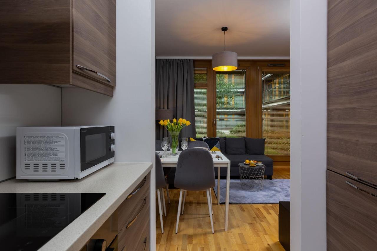 Kolejowa By Renters Apartament *